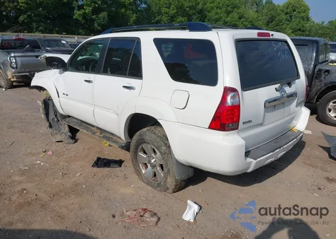 2008 Toyota 4Runner Sr5 V6 z USA, uszkodzony, nr VIN JTEBU14R38K011842